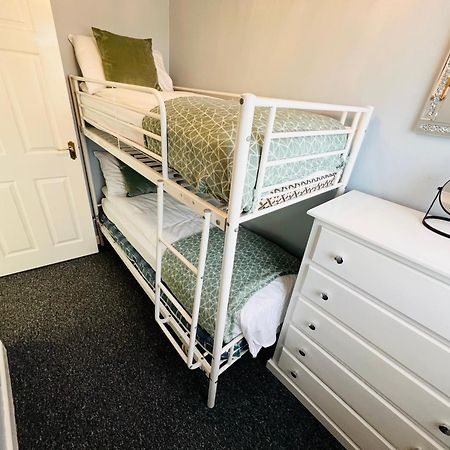 2 Bedroom Chalet, Sb10, Sandown, Isle Of Wight, Dog Friendly, Free Wifi Exterior photo
